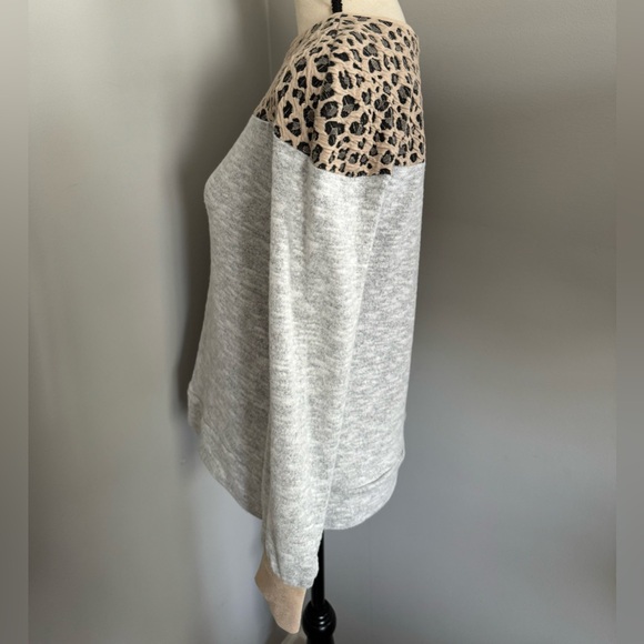 THML Leopard/Solid Suede Cuff Top, XS, EUC! - Picture 3 of 7